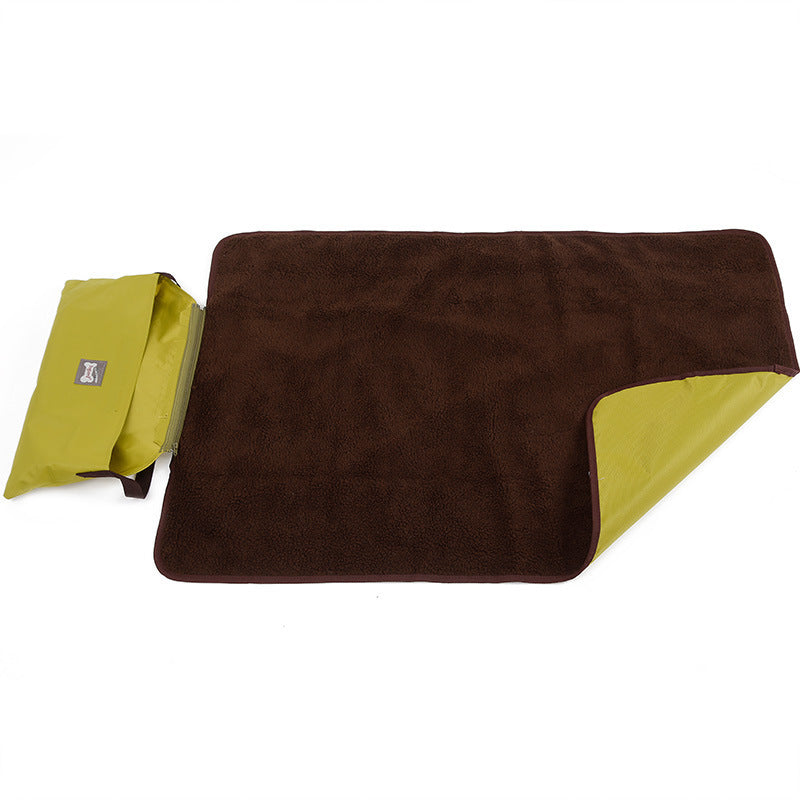 Awesome Portable Outdoor Pet Blanket - Bark n Cuddle